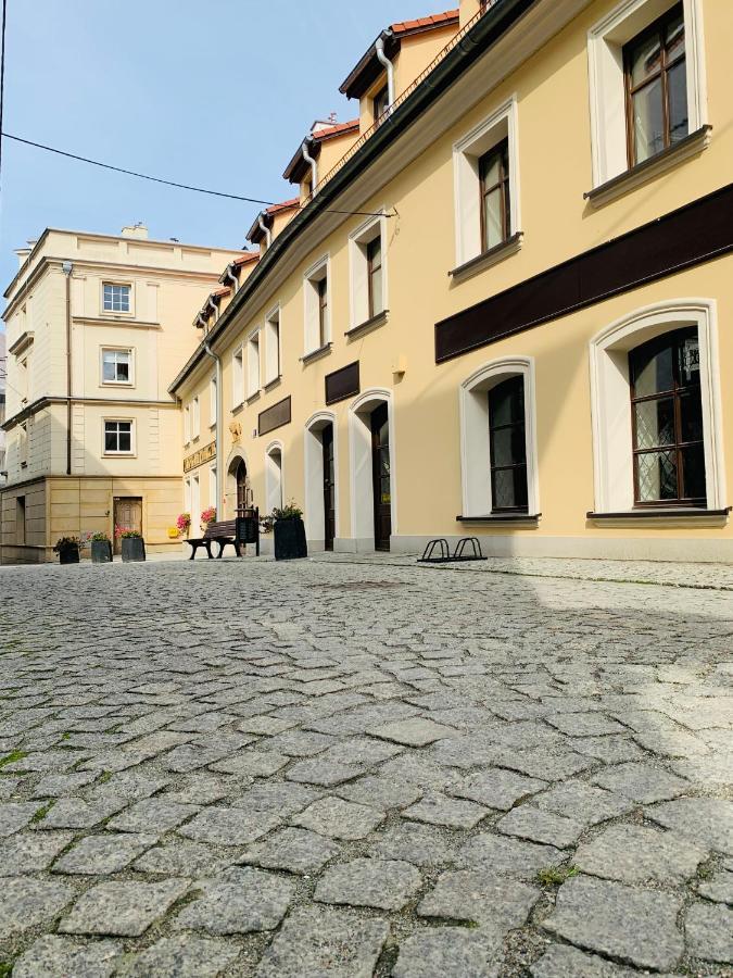 Apartament Pietrowy W Centrum Klodzka Z Darmowym Parkingiem クウォツコ エクステリア 写真