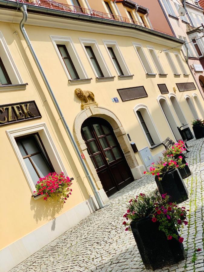 Apartament Pietrowy W Centrum Klodzka Z Darmowym Parkingiem クウォツコ エクステリア 写真