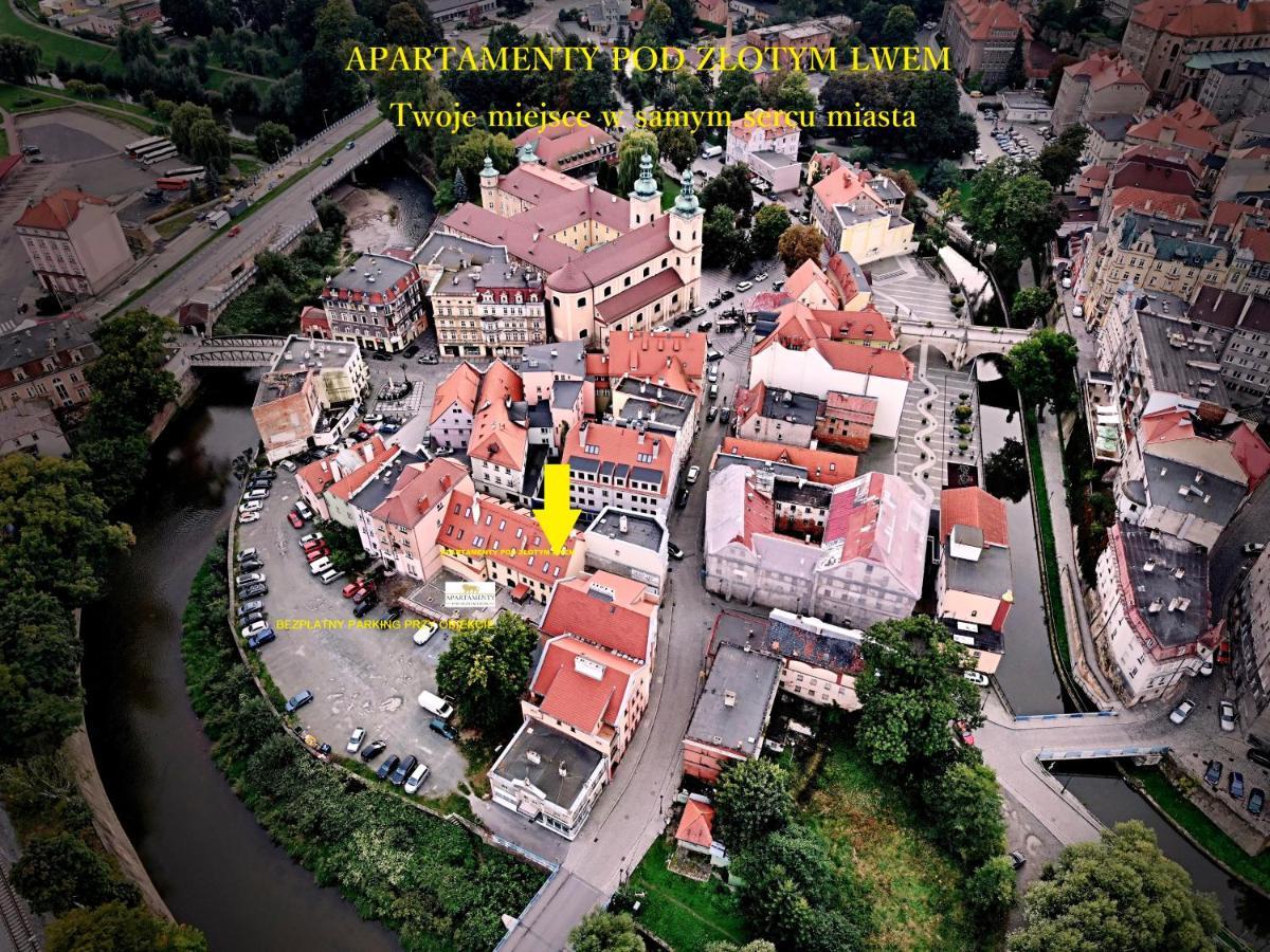 Apartament Pietrowy W Centrum Klodzka Z Darmowym Parkingiem クウォツコ エクステリア 写真